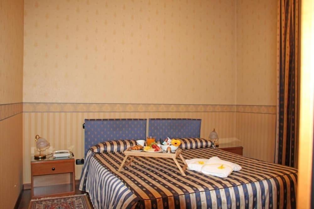 Albergo Ristorante Leon D'Oro Noventa di Piave Bagian luar foto
