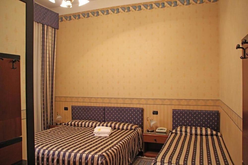 Albergo Ristorante Leon D'Oro Noventa di Piave Bagian luar foto