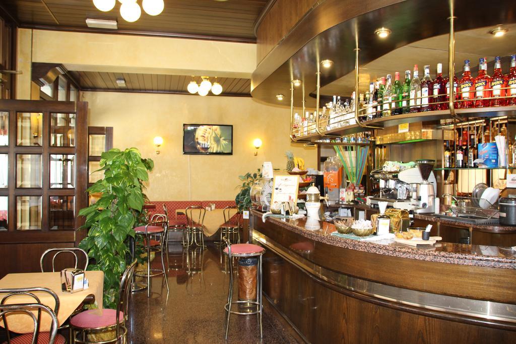 Albergo Ristorante Leon D'Oro Noventa di Piave Bagian luar foto