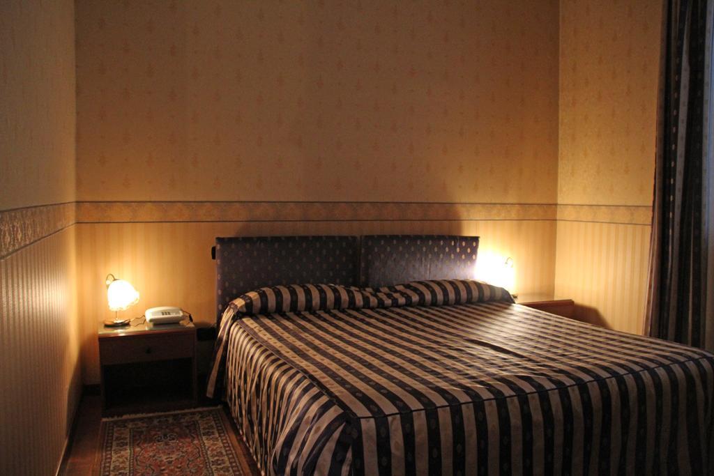 Albergo Ristorante Leon D'Oro Noventa di Piave Bagian luar foto