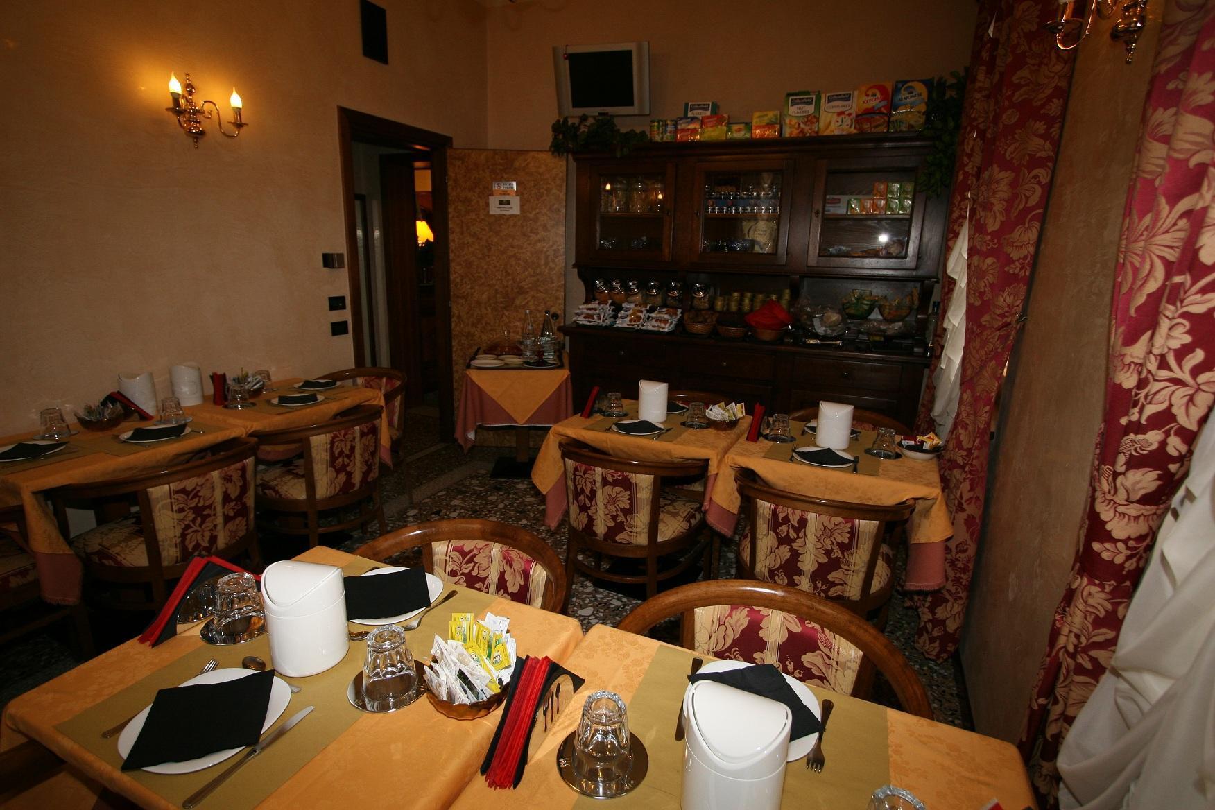 Albergo Ristorante Leon D'Oro Noventa di Piave Bagian luar foto