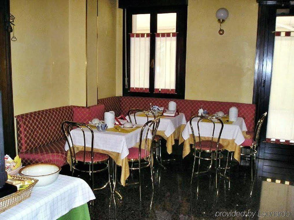 Albergo Ristorante Leon D'Oro Noventa di Piave Bagian luar foto