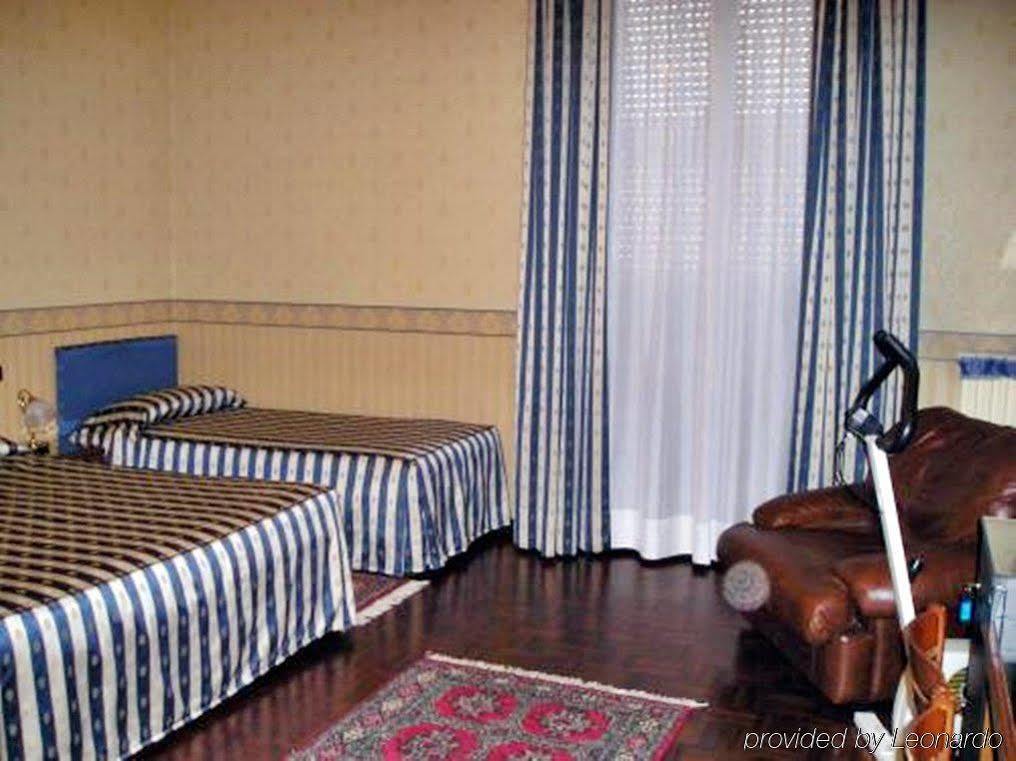 Albergo Ristorante Leon D'Oro Noventa di Piave Bagian luar foto