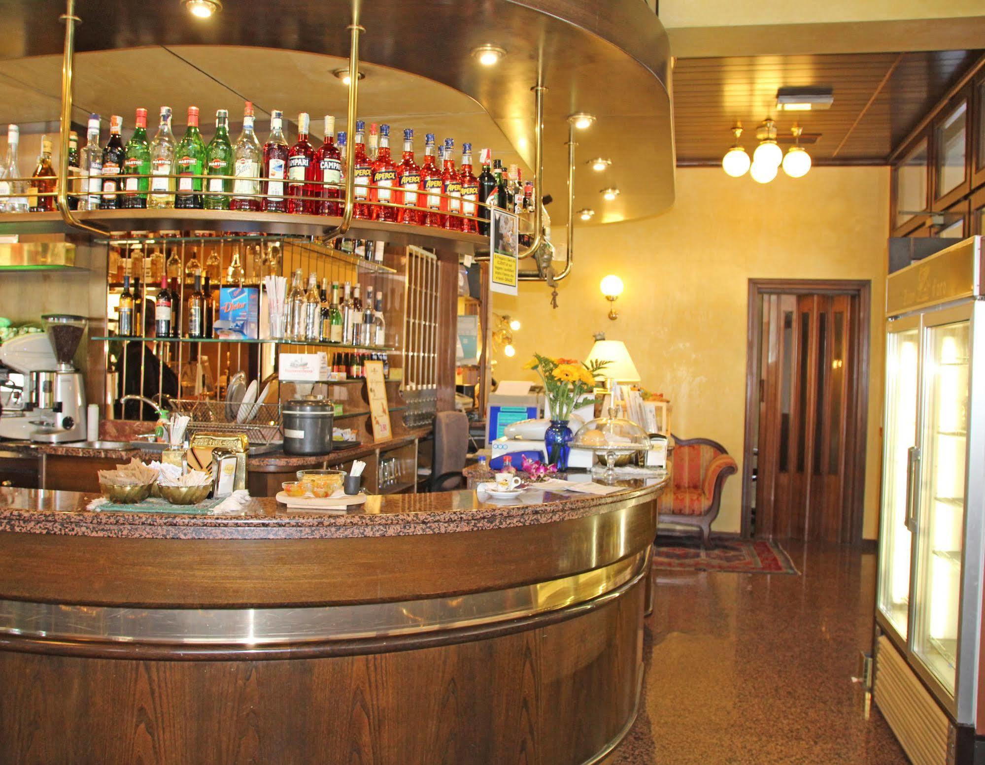 Albergo Ristorante Leon D'Oro Noventa di Piave Bagian luar foto