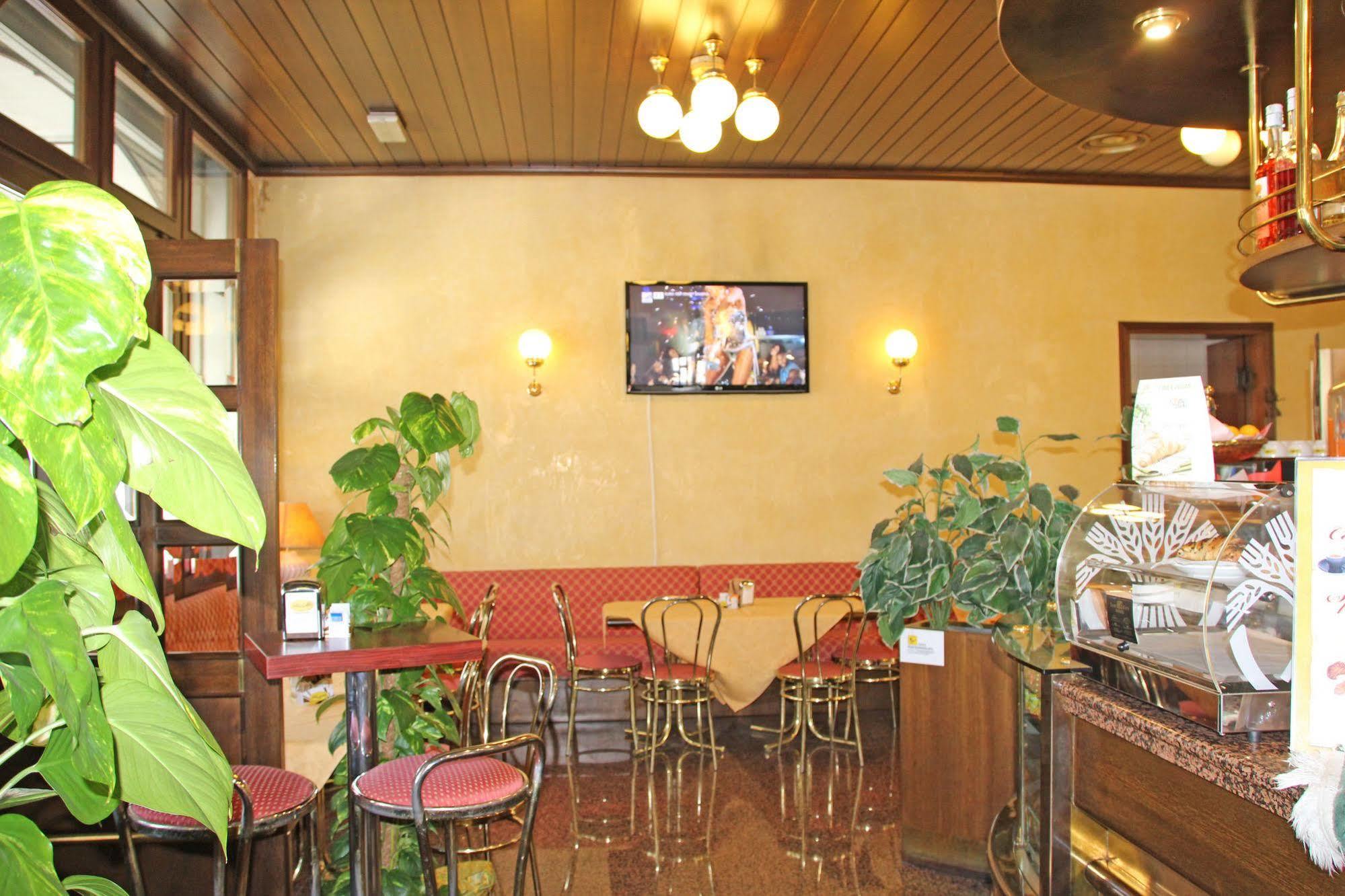 Albergo Ristorante Leon D'Oro Noventa di Piave Bagian luar foto