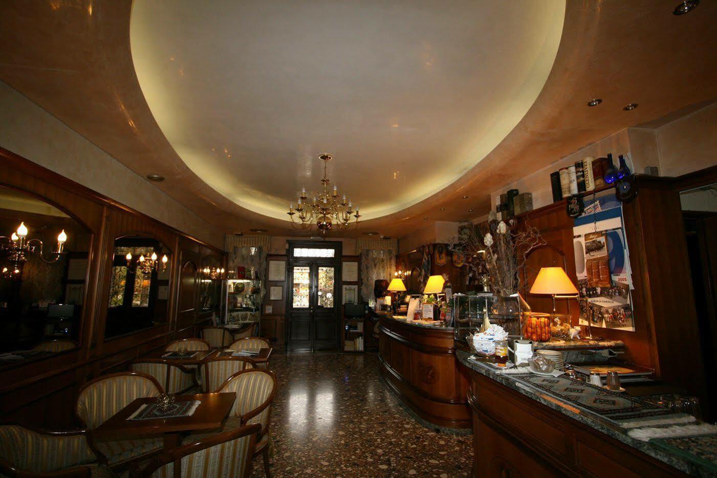 Albergo Ristorante Leon D'Oro Noventa di Piave Bagian luar foto